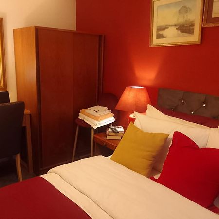 Ideal Home & Cottage Inviting 4 Bedroom Apartments 沃尔索尔 外观 照片