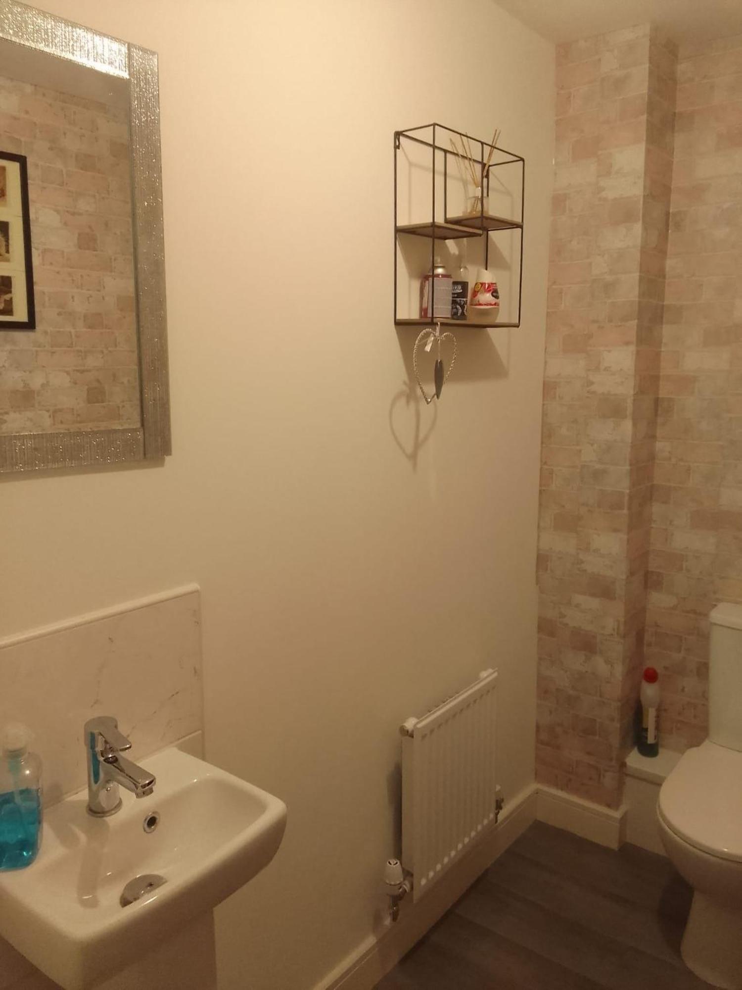 Ideal Home & Cottage Inviting 4 Bedroom Apartments 沃尔索尔 外观 照片